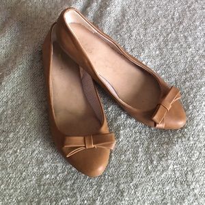 Cute tan flats size 7